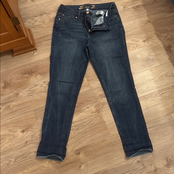 Seven 7 - Picture 4 of 5